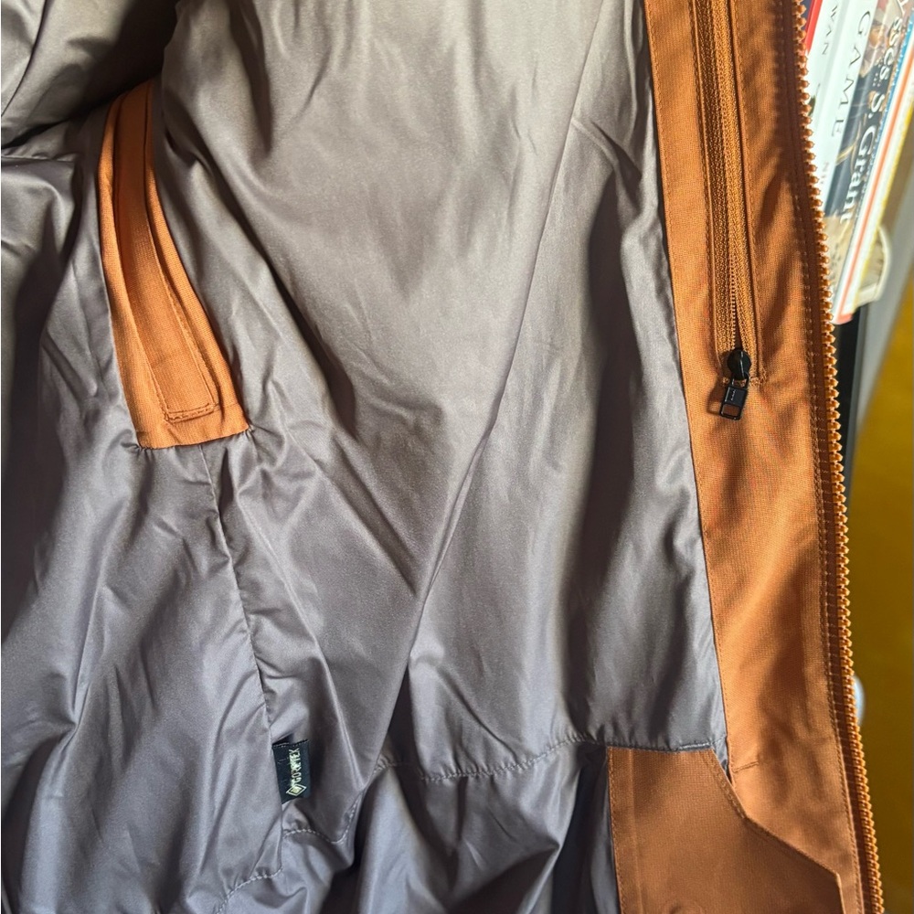 Women’s Hard Shell Jacket - Picture 3 of 7
